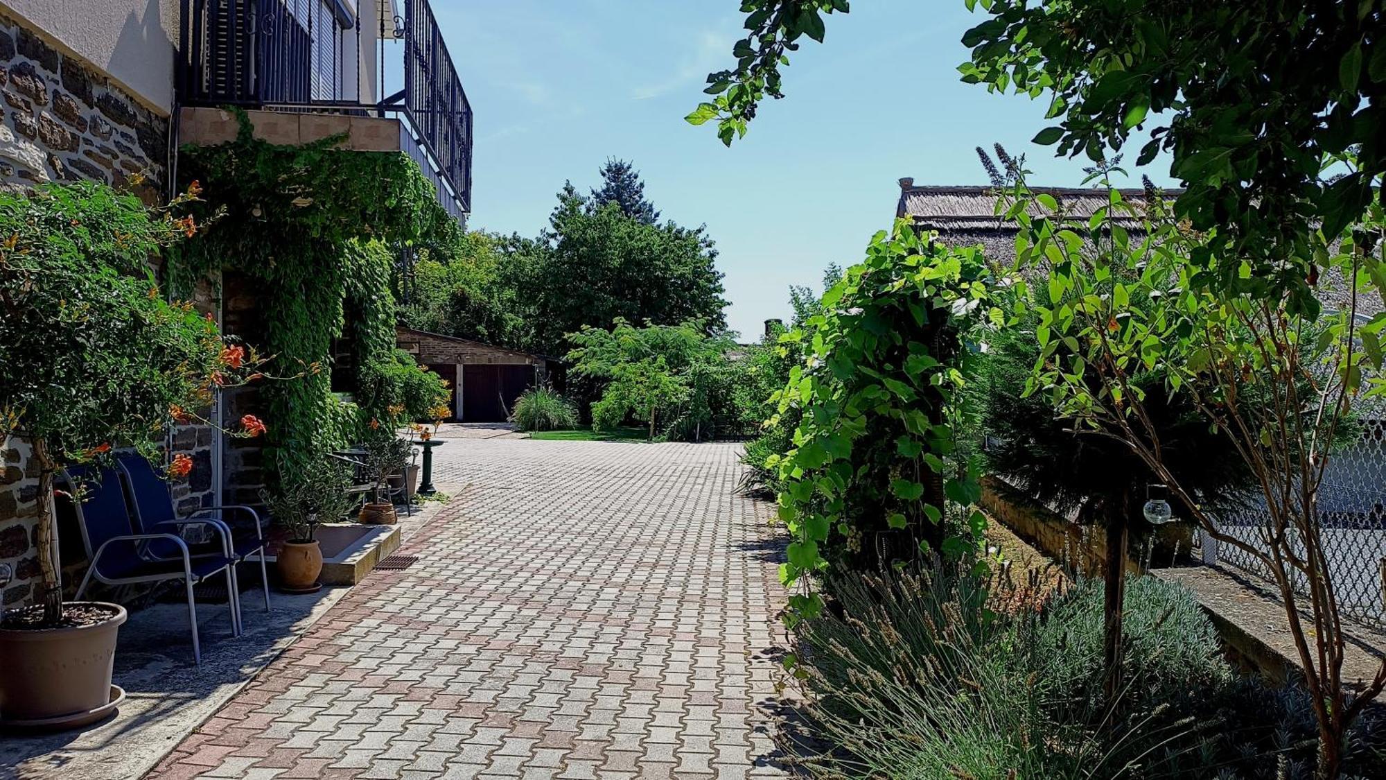 T.H.Ny Village Inn Cottage Tihany Exterior foto